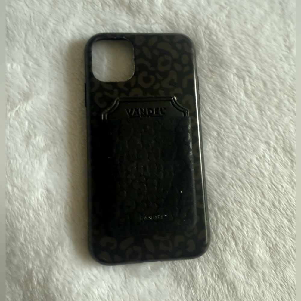Assorted iPhone 11 Cases - Picture 13 of 14